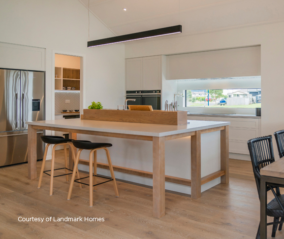 07400-Hostess-Images-577x385