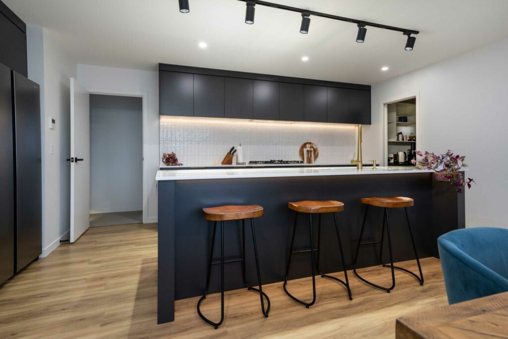 Hostess Hamilton 2022 Black Beauty 2